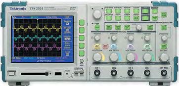 DIGITÁLNÍ OSCILOSKOPY TEKTRONIX TPS 2012B / TPS 2014B / TPS 2024B 100 MHz / 200 MHz Řada dvou a čtyřkanálových osciloskopů s šířkou pásma 100 / 200 MHz Možnost bateriového provozu - výdrž až 8 hodin