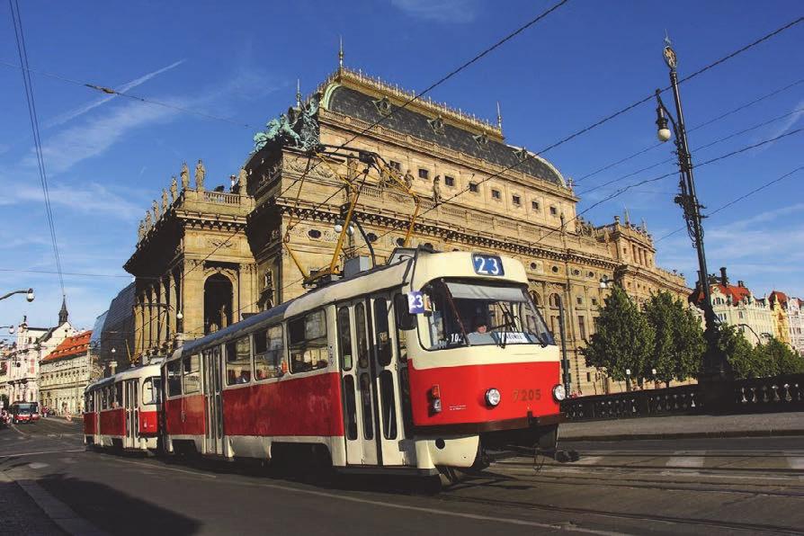 velmi vytíženy. Linka je mimo jiné hojně využívána zahraničními turisty, neboť spojuje lokalitu s velkým množstvím hotelových kapacit s atraktivními cíli Malé Strany a Pražského hradu. Od soboty 9.