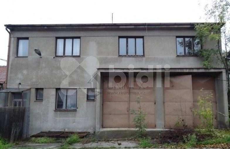 4) Rodinný dům Nabídková cena: 1 790 000 Kč Lokalita: nám. T. G.