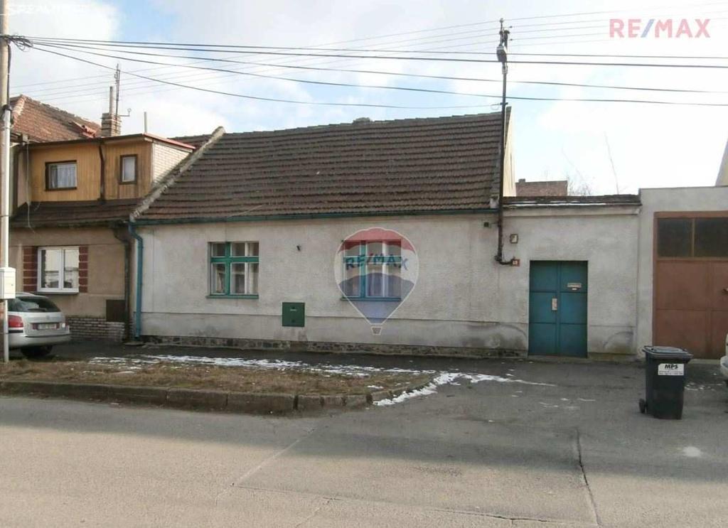 7) Rodinný dům Nabídková cena: 1 950 000 Kč Lokalita: P.