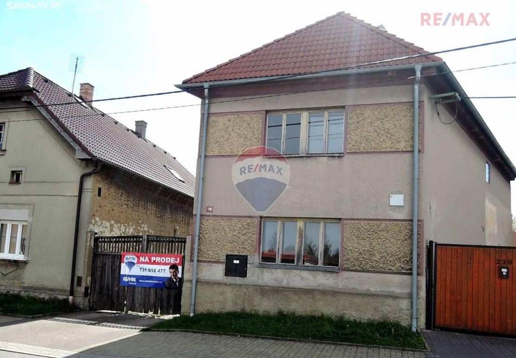 10) Rodinný dům Nabídková cena: 2 250 000 Kč Lokalita: Ke Stráži, Tuchlovice Stavba: Smíšená Poloha domu: Samostatný Podlaží: 2 Plocha zastavěná: 100 m2 Užitná plocha: 120 m2 Plocha pozemku: