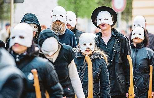 2 18. dubna 2019 Jižní Čechy Splašená vejce zvou do Hradce Black Friday na Červené Lhotě, Splašená vejce v Jindřichově Hradci i tradiční hrkání v Budějovicích.