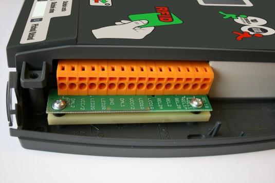 rozepínaný kontakt relé 2 LED 1R svorky k připojení dvoubarevné LED externí LED 1G čtečky 1 (WFMS-IP/EC1 nebo