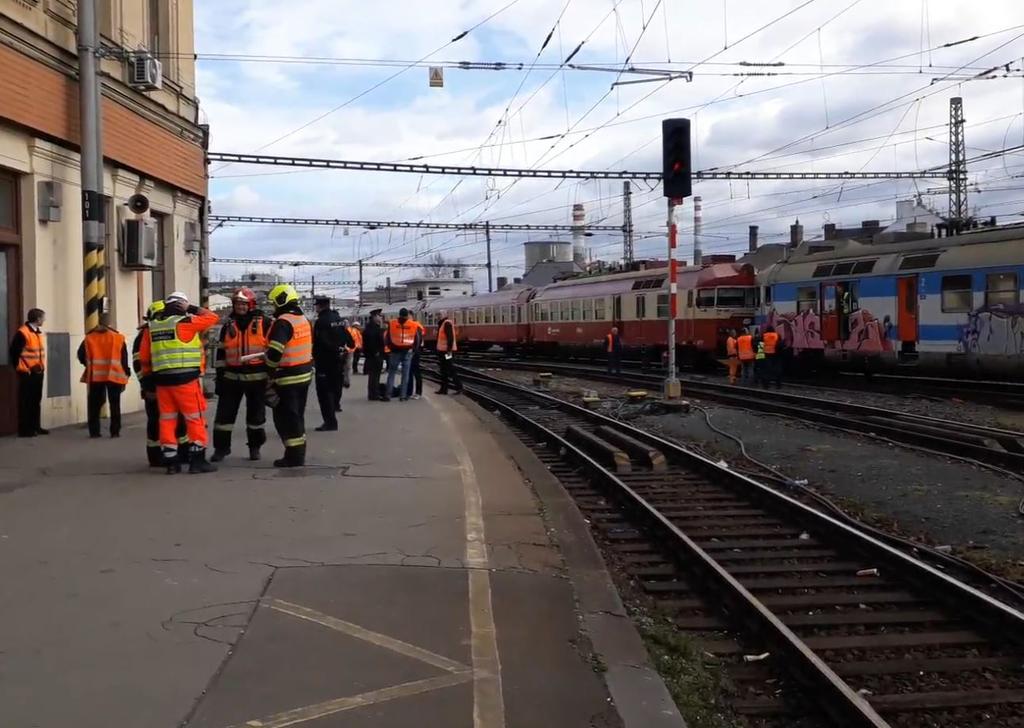 Vybrané mimořádné události Srážka vlaků na Hlavním nádraží V ranních hodinách 5. března 019 se střetly dvě vlakové soupravy na hlavním vlakovém nádraží.
