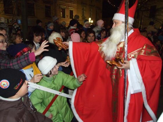 Podle sčítání má šumperská farnost přibliţně 610 farníků (výsledky sčítání za poslední roky jsou v tabulce).