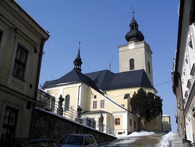 ) Předpokládáme, ţe tak jako jinde, byl i u šumperského chrámu postaven nejprve presbytář (kněţiště) a to v raně gotickém slohu ještě ve 13. století.