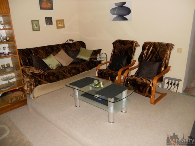 Srovnávané nemovitosti 1. Identifikace Záznam o prodeji srovnávané nemovitosti č. 1 Prodej, Rodinný dům, 210 m 2, Štursova č.p. 771/13a, Ústí nad Labem, okres Ústí nad Labem Celková cena: 3.000.