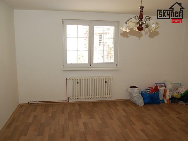 Záznam o prodeji srovnávané nemovitosti č. 3 1. Identifikace Prodej, Rodinný dům, 260 m 2, Na Skalce, Ústí nad Labem, okres Ústí nad Labem Celková cena: 3.600.