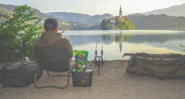 Takže pro některé kapraře včetně mě celkem řehole :D Budík mě probouzí 3:30, velké díky patří mé přítelkyní, která mě odvezla téměř na místo z našeho kempu vzdáleného cca 8 km.