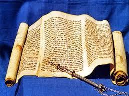 Skryté informace Starozákonních textů Původní hebrejský zápis první části Bible umožňuje odkrýt další významy textu, které jsou jiným jazykům zcela nedostupné.