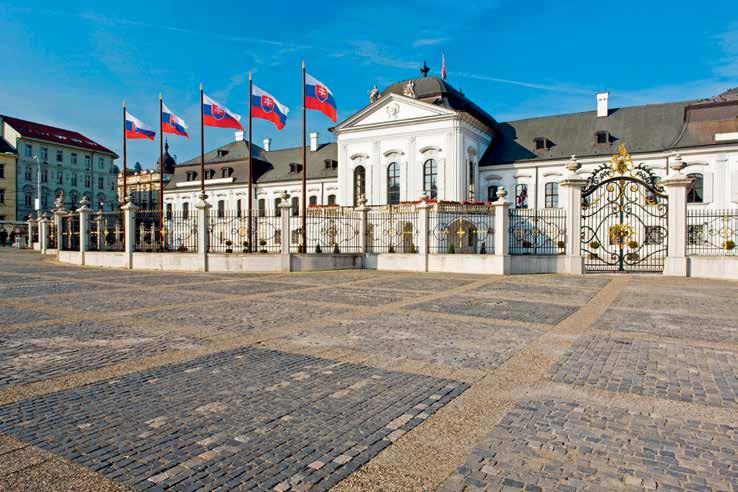 10 TÉMA DESET DNŮ DO PREZIDENTSKÝCH VOLEB NA SLOVENSKU Favoritka Čaputová pod palbou kritiky Příští sobotu čekají Slovensko prezidentské volby.