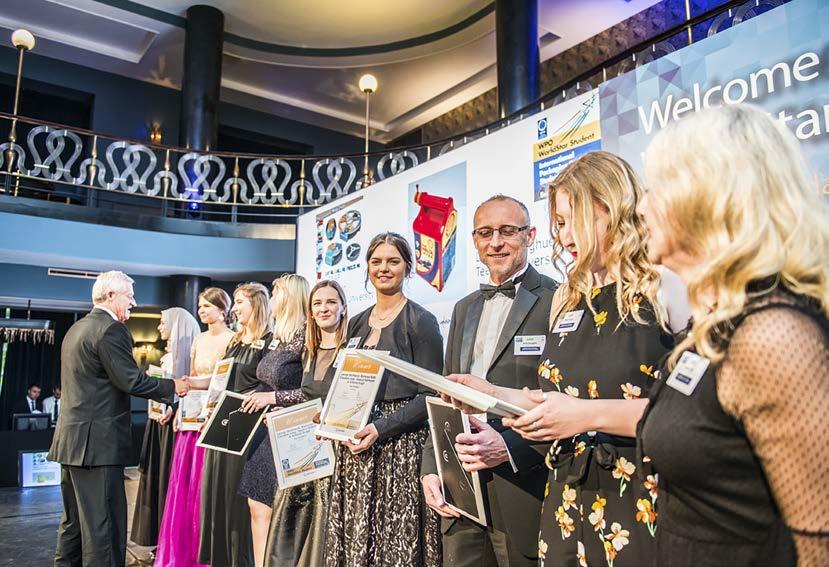 SOUTĚŽ Foto: Marbach Obalářská elita se sešla v Praze LETOŠNÍ JARNÍ ZASEDÁNÍ GLOBÁLNÍ OBALOVÉ ORGANIZACE WORLD PACKAGING ORGANISATION (WPO) SE USKUTEČNILO V PRAZE. VYVRCHOLENÍM AKCE BYLA 15.