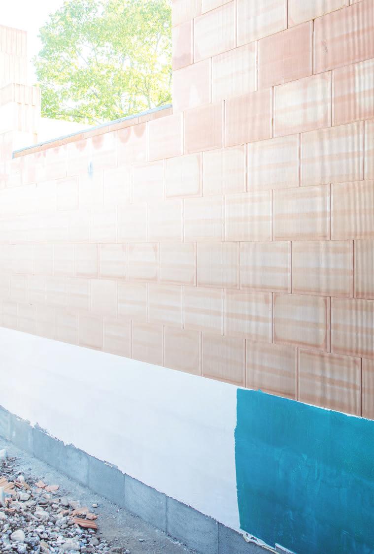 Hydroizolace staveb, renovace 36 41 Sanace vlhkého zdiva 42 44 Renovace, kosmetika a optika betonu 45 48 Rychleschnoucí potěry 49 50 Přísady do malt a betonů 51 Ochrana povrchů 52 REAKTIVNÍ