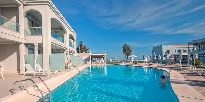 CHALKIDIKI KALYVES Blue Lagoon Princess Hotel All inclusive I pro náročné Rodinná dovolená Přímo u pláže Klidné prostředí Hotel se nachází v klidném prostředí na odlehlém místě, hned u moře a pláže.