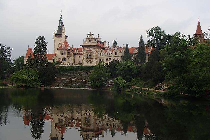 POŠLI TO DÁL ANEB Z ČEHO PRŮHONICKÝ PARK VYRÁBÍ BIOMASU SINIC PRO NÁDRŽ HOSTIVAŘ? Eliška MARŠÁLKOVÁ 1,, Petr Petřík 2, Blahoslav Maršálek 1 1 Botanický ústav AV ČR v. v. i.