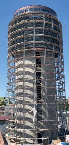 6 V Kladně se buduje Veolia Smart Control Tower Kladenský vodojem se od loňského července mění v unikátní Veolia Smart Control Tower (VSCT). Vodojem, který je od 30.