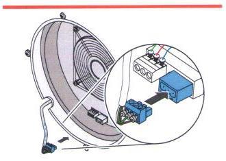 Zapojte větrací jednotku nejprve v první fázi otáček na mód odtahu vzduchu (šrouby na konektoru jsou viditelné). Díky tomuto zapojení, budete moci provést snadněji kontrolu větracího systému.