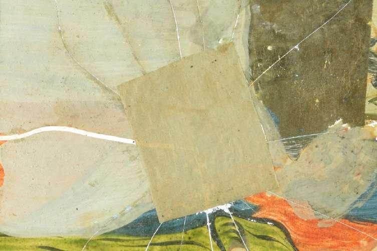 Detail poškození zrcadlové plochy v místě styku s hřebíčkem ze starého krytí.