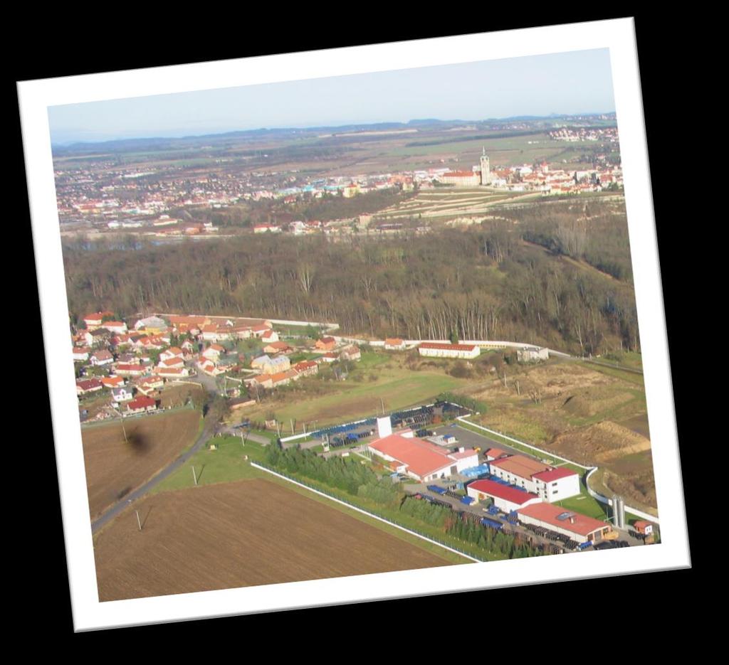 LUNA PLAST a.s Společnost je zaměřena na zpracování plastů vytlačováním a vstřikováním.