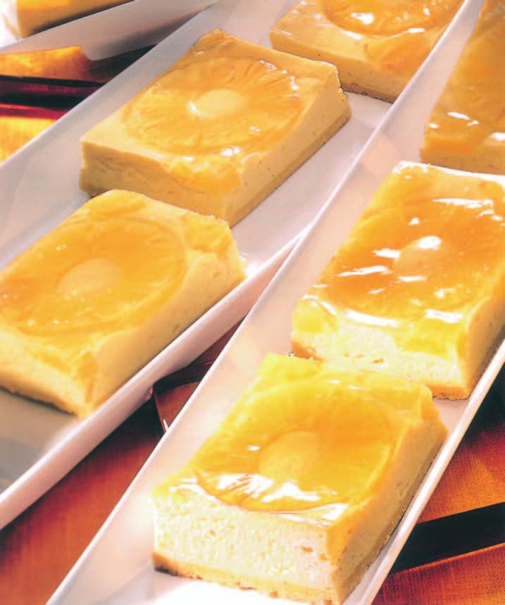 ezy Hawai Doba pfiípravy: asi 50 minut 3 vejce 3 PL vody 3 PL mouãkového cukru petka Kypfiicího prá ku do peãiva 5 PL polohrubé mouky 1 KL Solamylu Na náplà: 8 plátkû Îelatiny v plátcích 1000 g