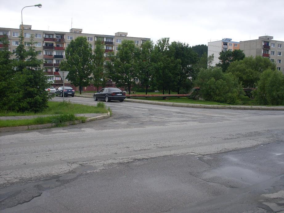 Obrázek 51: Celkový pohled na místo DN [3] f) Zdůvodnění Na základě pochybností, bylo provedeno přezkoumání znaleckého posudku, ze kterého vyplynulo, že se jedná o