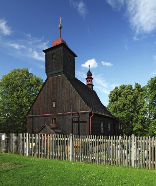 Dřevěný kostel Všech svatých v Sedlištích Tento farní kostel je vzácnou ukázkou dřevěné sakrální barokní architektury z první poloviny 17. století.