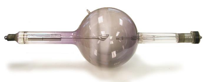 22 Coolidgeova rentgenka vyrobena společností Victor X- ray corporation.
