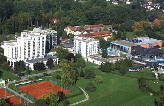 SLOVINSKO > RADENCI / ČATEŽ Hotel Radin A, B Hotel Čatež Hotel Radin A Hotel Izvir Hotel Radin B POLOHA: ubytování v hotelu Radin, který se zkládá z části A a B v městečku RADEN- CI, lázeňským