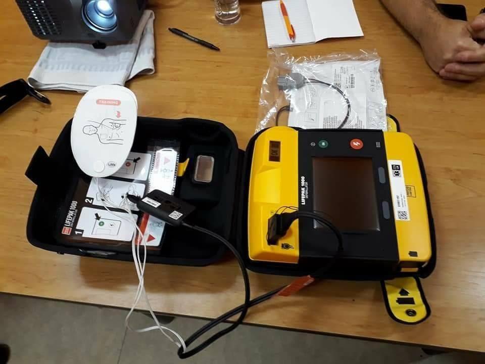 Od září 2017 jednotka disponuje s automatickým defibrilatorem (AED) LIFEPAK 1000, který slouží k první pomoci před příjezdem rychlé záchranné služby.