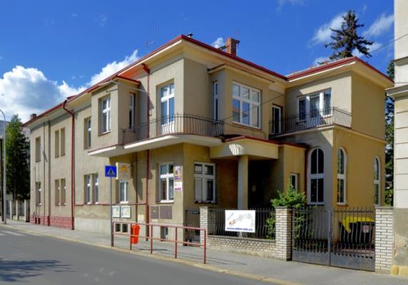 Objekty KÚ Středočeského kraje VILA Ve Vile se nachází kanceláře vedení DDM, ekonomického úseku, propagace, sekretariátu a keramického studia.