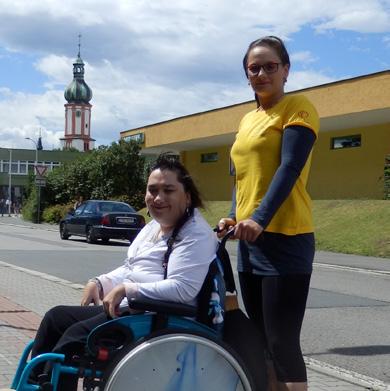 kontaktu se společenským prostředím Pomoc při komunikaci vedoucí k uplatňování práv a oprávněných zájmů Pomoc při vyřizování běžných záležitostí Posláním naší organizace je podporovat začleňování