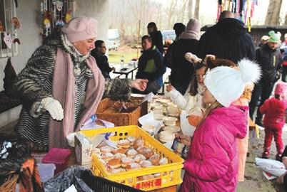 Dospělé jistě potěšila přítomnost živé hudby v podání kapely Wobčasbluegras, možnost zakoupení zabijačkových specialit pana Rady a výborná hotová jídla včetně pití připravena Mysliveckým sdružením