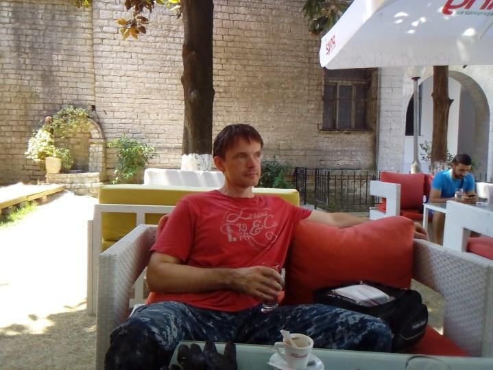 jiného. Oblíbená hudba? Mám rád folk a rockovou klasiku jako Dire Straits, nebo Pink Floyd.