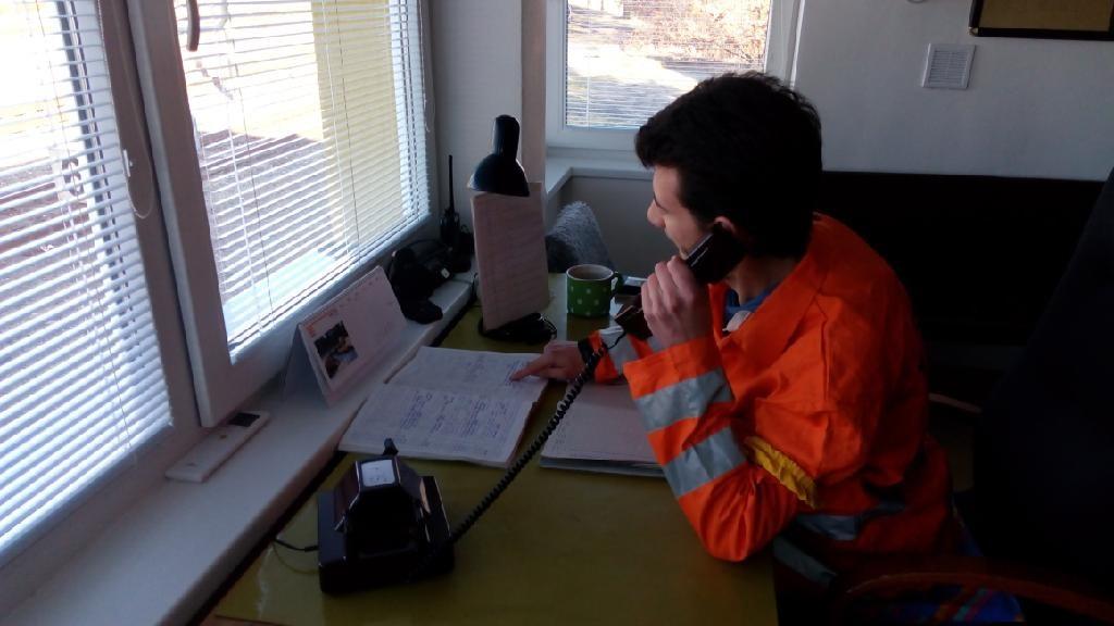 Řekněte nám, jakým způsobem je možné tuto práci získat? Ideální způsob je obrátit se prostřednictvím mailu, popřípadě telefonicky na SŽDC Personální oddělení, kde vám poskytnou potřebné informace.