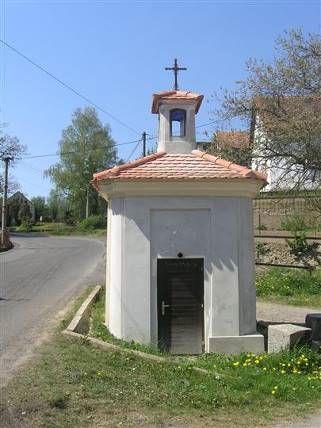 Každoročně pomáháme při organizování podzimní poutě ke sv. Františku z Assisi ve Starém Kníně.