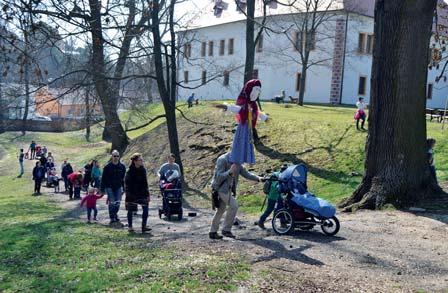 Potom jsem začala dojíždět do Brna do Taneční školy Ivo Váni Psoty, jejíž jedna kantorka mi doporučila, abych šla na taneční konzervatoř.