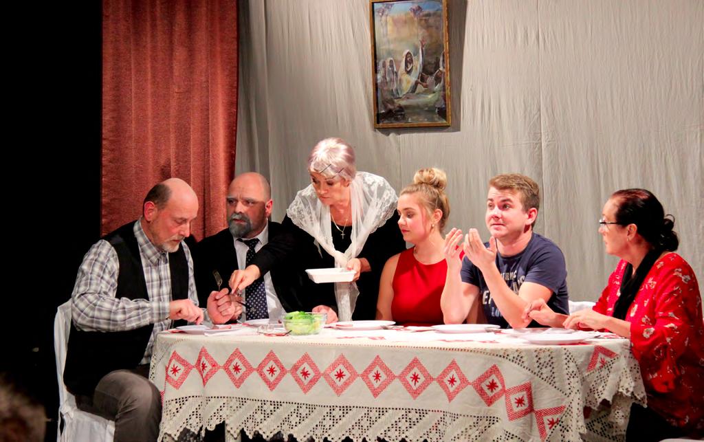 sobota Divadlo Opatovice, Opatovice n. Labem Joe DiPietro: Famílie aneb Potichu to neumím, jsem vášnivej! Úsměvná, ale i dojemná hra o tom, jak to funguje mezi potomky a jejich prarodiči.