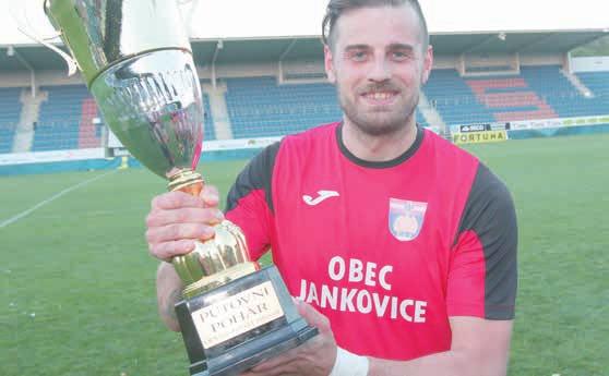 V kritických okamžicích nás podržel gólman Remeš, který je jedním z nejlepších na okrese. A jsem moc rád, že Vašek Šustr prodal, co umí, je to náš žolík, smál se spokojený Pól.