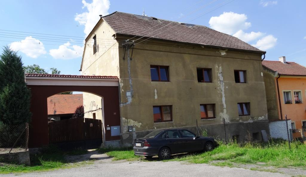 ZNALECKÝ POSUDEK O OBVYKLÉ CENĚ č. 225-89/2017 Ocenění spoluvlastnického podílu ve výši 1/3 a spoluvlastnického podílu ve výši 2/3 nemovitých věcí: St. parcela č.