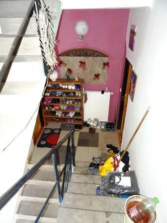 (suterén)