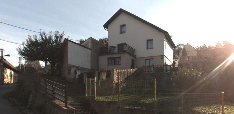 Zastavěná plocha 125m2, užitná plocha 185m2, pozemky celkem 2327m2. 3) Hýskov, okr.