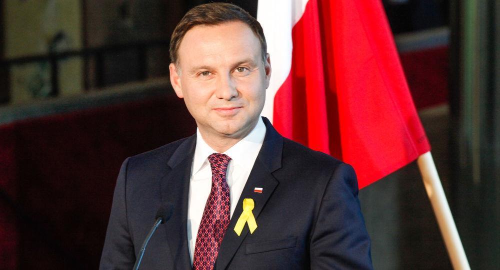 Politika a veřejná správa Polský prezident posílil, představí soudní reformu Polský prezident Andrzej Duda v nejbližší době představí své vlastní slíbené návrhy zákonů na reformu polského soudnictví.