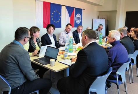 Jedná se o výpravnou publikaci, popisující na historických mapách vznik, bohužel také i zánik, sídel a územních celků, nejen na území našeho euroregionu.