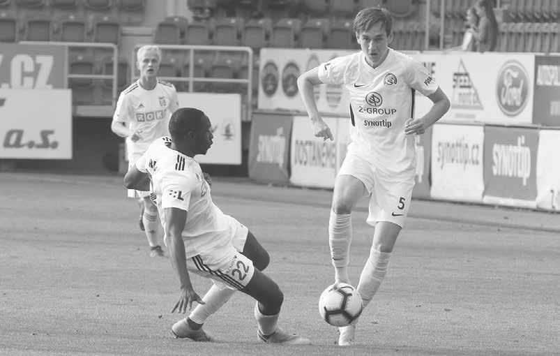 V nastaveném čase ale podběhl Berkovec Divišův centr a od Sadílka se míč podruhé odrazil do sítě. Debut v šestnácti Měsíc po šestnáctých narozeninách absolvoval svých prvních deset ligových minut.
