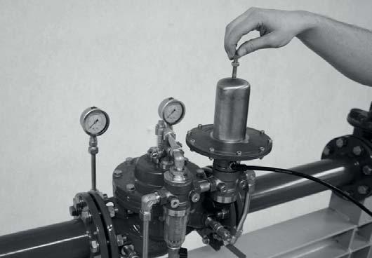 5.3.4 Typ 05 - k regulaci výšky vodní hladiny v nádrži dle tlaku vodního sloupce Nářadí: inbus klíč 6 mm, plochý klíč 13 mm, plochý šroubovák 1.