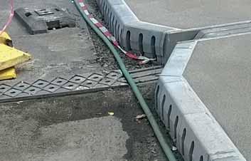 4 Scheme of the finished concrete edge of the load bearing structure on the mobile formwork Obr. 5 Poruchy betonu na podhledu mostu Fig. 5 Defects of concrete on the edge of the bridge slab Obr.