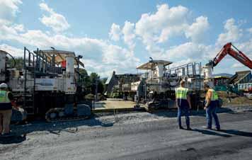 Plnivo do spodní vrstvy bylo drobné těžené kamenivo frakce 0/4 mm z lokality Náklo a hrubé drcené kamenivo frakce 8/16 a /22 mm z lokality Jakubčovice.