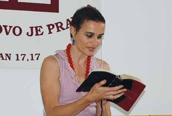 Darina Mečkovská, rozloučení s absolventy, 2017 věděli, že ten tzv. zápočet byl sotva závazný. K té události došlo při zkoušce. Dva studenti byli zcela nuloví, byli odkázáni napříště a já deprivován.