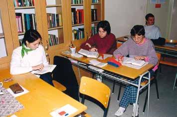 V učebně 2. ročníku, 2000 Biblická škola, jak se tehdy jmenovala, mi dala velmi mnoho.