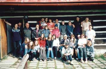 Škola v přírodě Pustá Rybná, 2003 né, třeba při nepovedených chválách: Bůh má rád i krákání vran ).